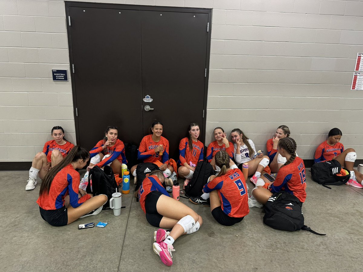 Days 1 &amp; 2 in Sioux Falls included 
✅<a href="/greatshotsgolf/">Great Shots</a> 
✅cheering on <a href="/usavolleyball/">USA Volleyball</a> 
✅ naps in between games 
✅1-2 on the day against some tough competition 

Bring on day 3️⃣

#WestviewVolleyball #pearjuice