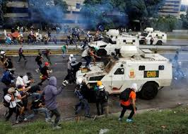 moonlight2522_'s tweet photo. Sale hilo de actos de Lesa Humanidad por los Gobiernos de Hugo Chávez y Nicolás Maduro desde 2002 hasta el dia de hoy -

No estamos exagerando, tenemos DOS decadas sufriendo. https://t.co/6PeHedVkpP