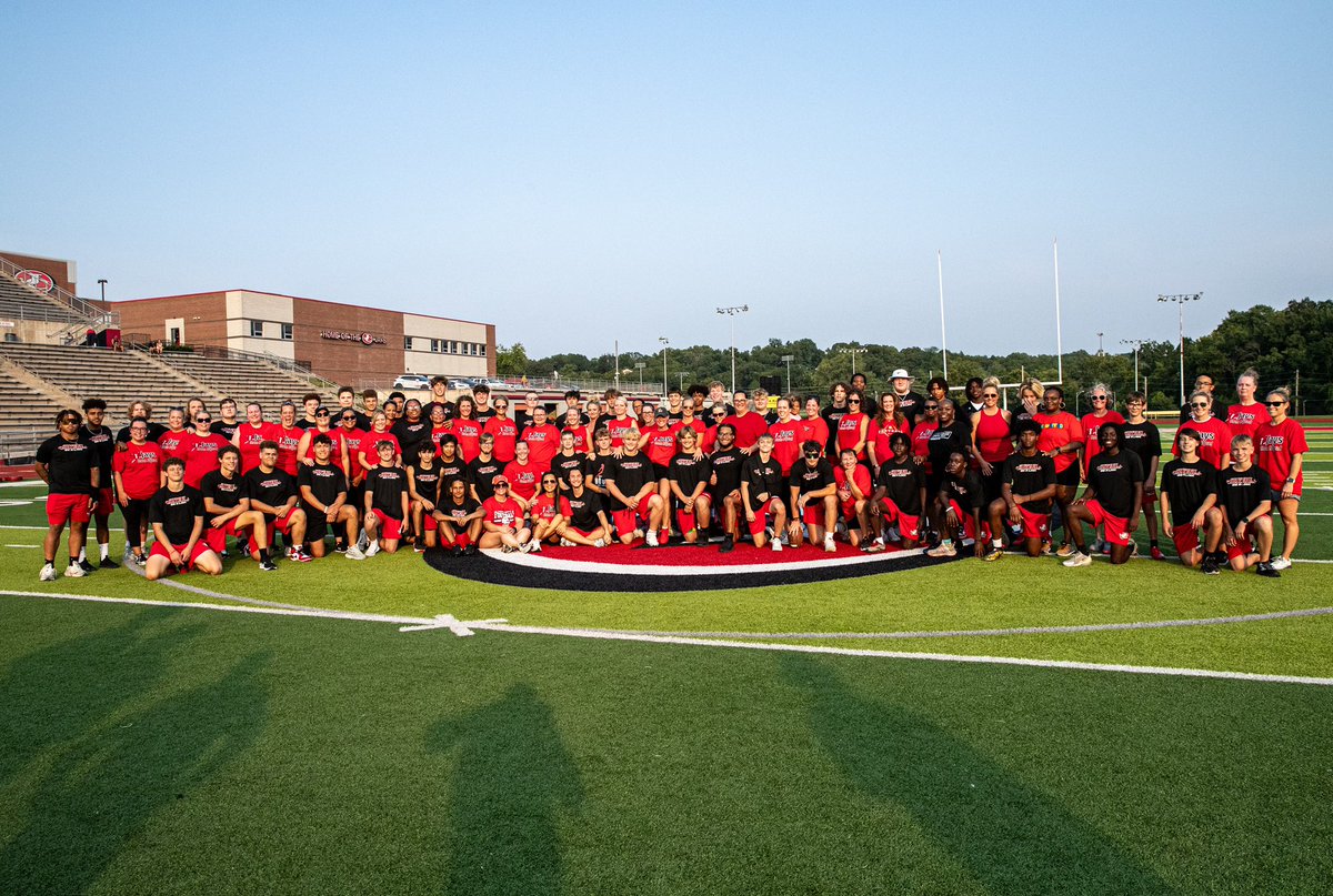 JayPrideFB's tweet photo. LAST WEEK WAS A GREAT ONE IN THE JAY FOOTBALL PROGRAM.  #youthcamp #middleschoolcamp #momspractice #mediaday #weightroomtesting #lockin   #watermelonfeed Roll it all into one week and then take a week off to prep for the season. #BEALINK https://t.co/MJZ2AEBvnP