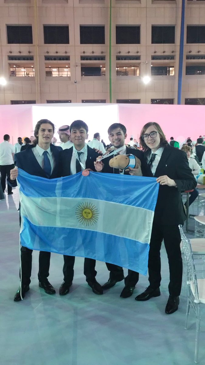 Solesss💜 (@soleantonel) on Twitter photo 2 medallas de bronce y 1 mención de honor en la 56 Olimpiada Internacional de Química que se celebró en Arabia Saudita.
Por primera vez en 34 años no recibimos financiamiento por parte del gobierno nacional. Estudiantes y equipo docente lo dimos todo! Gracias <a href="/Exactas_UBA/">Exactas UBA</a> ! 2 medallas de bronce y 1 mención de honor en la 56 Olimpiada Internacional de Química que se celebró en Arabia Saudita.
Por primera vez en 34 años no recibimos financiamiento por parte del gobierno nacional. Estudiantes y equipo docente lo dimos todo! Gracias <a href="/Exactas_UBA/">Exactas UBA</a> !