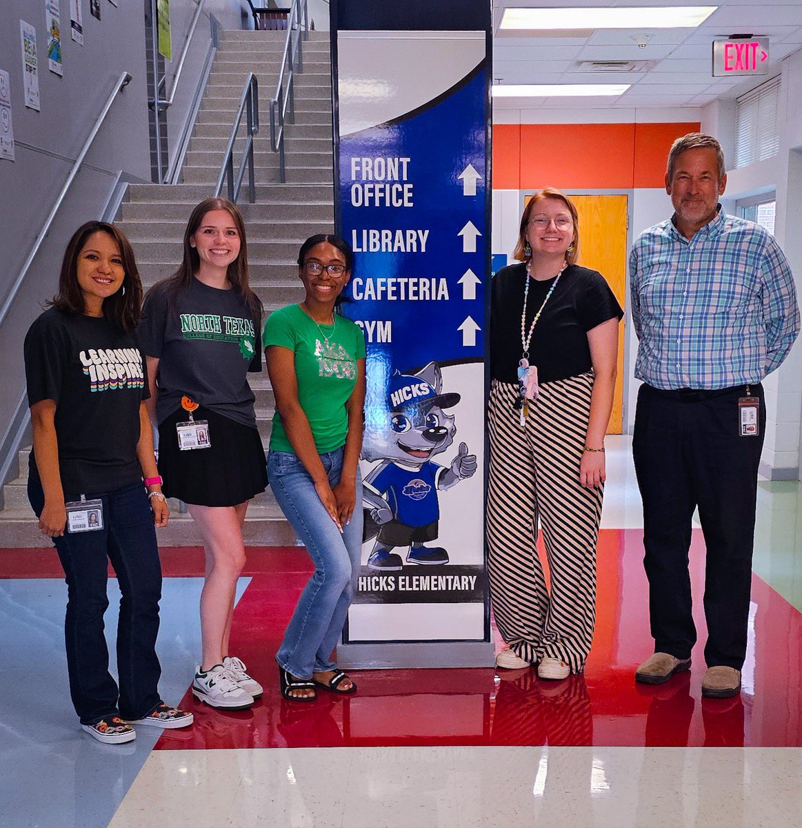 Welcome to our newest Timberwolf teachers. New teacher training today! We are so excited to have you Carla (1st SI Spanish),
Kassidy (1st SI English), Shakayla (SDI), Kristen (Art) and Sidney (5th ELA)!