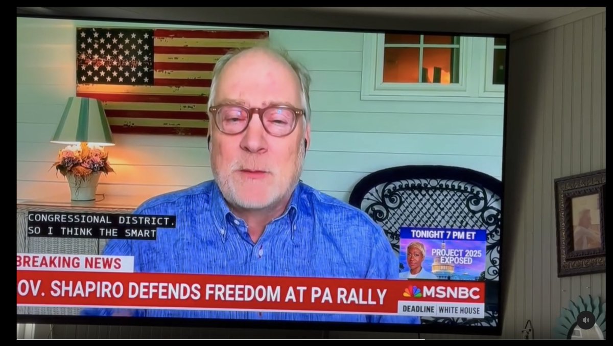 Here's <a href="/murphymike/">Mike Murphy</a> saying, "I think the smart choice is Buttigieg."

#HarrisButtigieg2024 #VPete 

threads.net/@voinadear/pos…