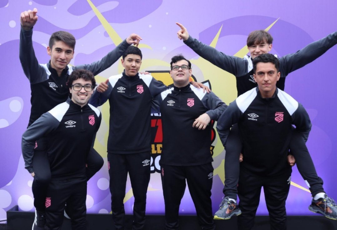 aún recuerdo aquella imagen en París... cuánta nostalgia!
Son el mejor equipo que tuve aunque Alonso diga lo contrario 😅😅😅
@Loko_TronCs <a href="/RenaxGG/">Renax</a> <a href="/YagueXx/">YAGUEX</a> <a href="/Wesleybs/">Wesley</a> <a href="/AlonsoBS_/">AlonsØ</a>