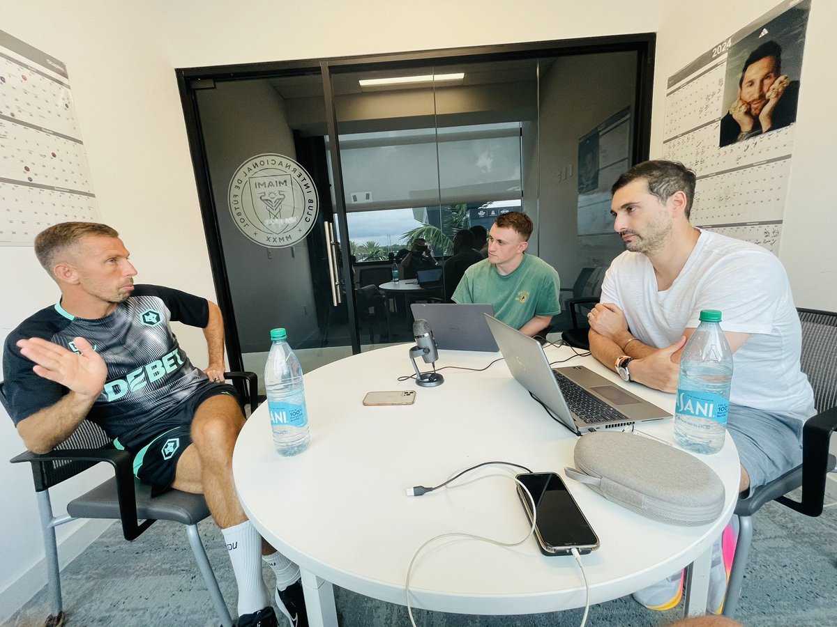 NathanJudah's tweet image. He was supposed to sit down for 20mins

He stayed for 50! 🤯

It’s one you won’t want to miss! 👀 

Gary O’Neil is the special guest of the @wolvespoddy 🐺

Even Messi was captivated 🤩 

Episode 345 out tomorrow 🎙️ 

#wwfc