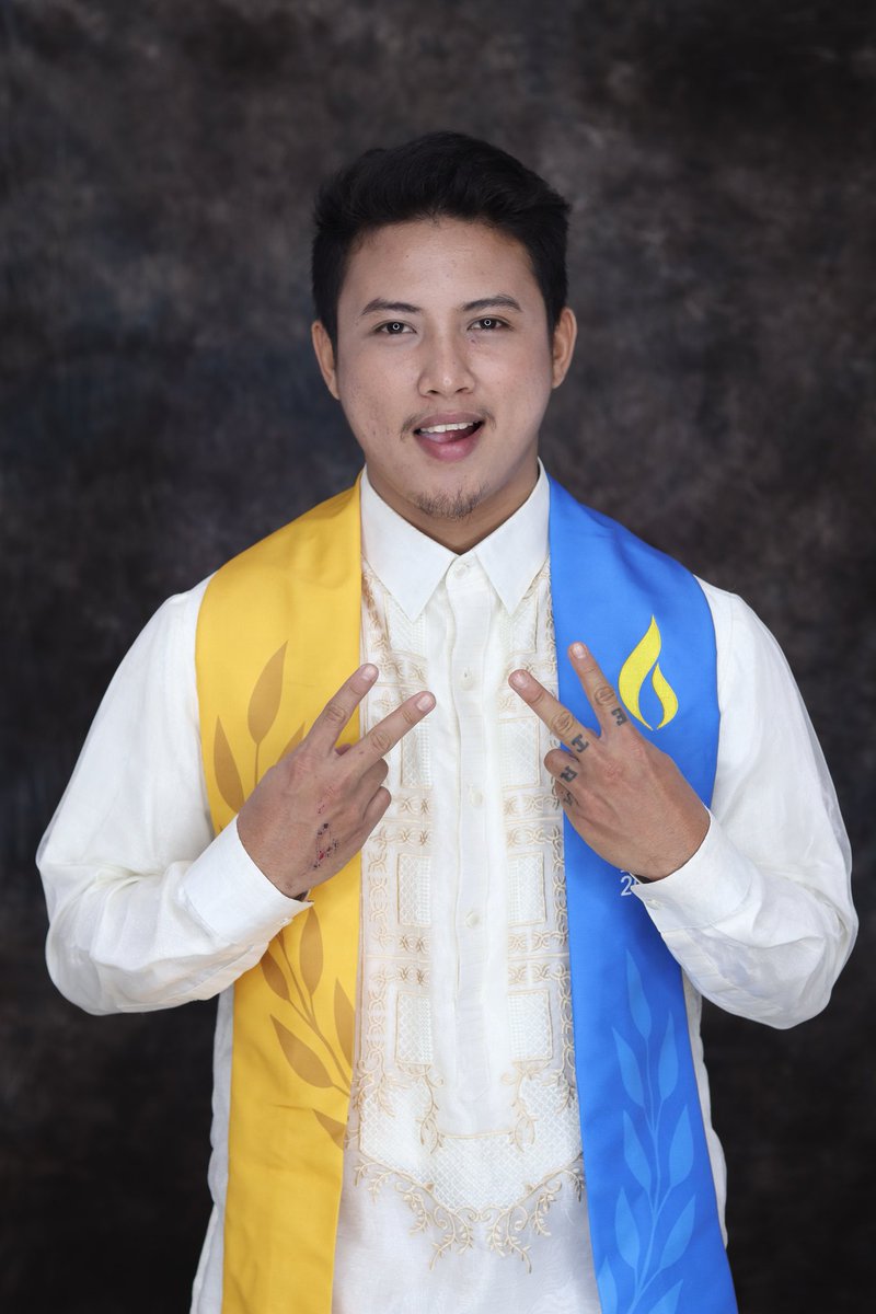 troyacks17's tweet photo. ingun sa uban: di ni ka graduate dayun bataa kay pirteng laagana ug pagka palahubuga!

me: ari inyo ay, since prep school way undang2 ni!! 

THANK YOU LORD!! 🙏 https://t.co/v0AlIK22gj