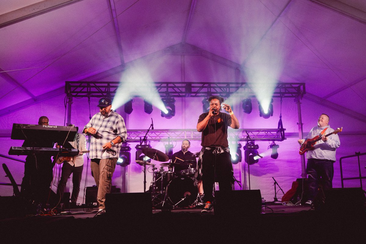 Heiruspecs tweet media