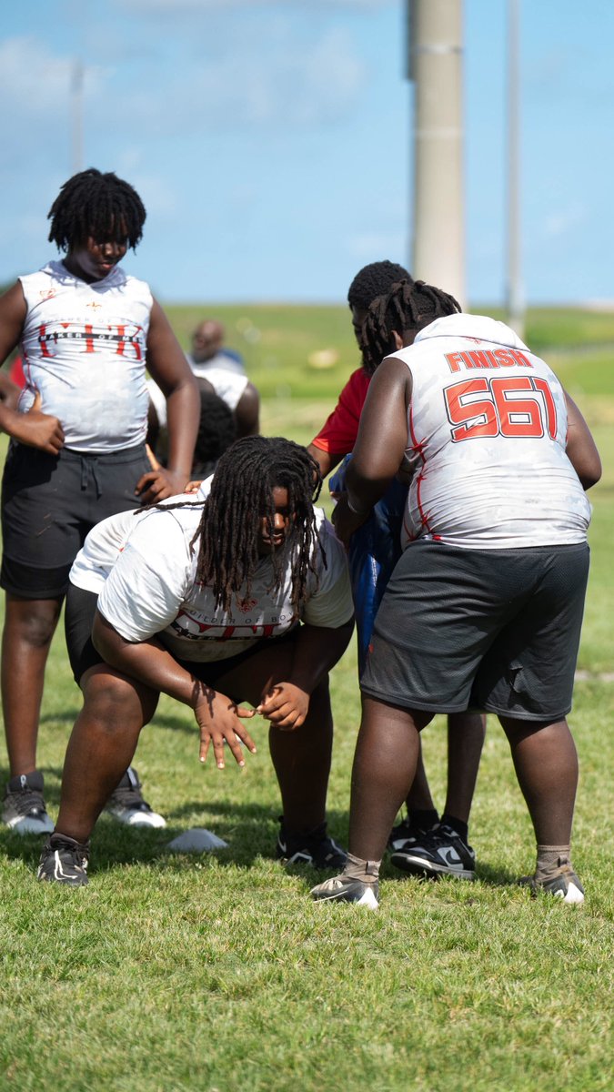 Grind don’t stop! #BOBMOM #FTK ⚜️🖤🔥🏈 #Saints  <a href="/CoachEPoole/">Eddie Poole</a> @Popi1k_