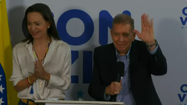 PedullaG's tweet photo. CARACAS, VENEZUELA, URGENTE: EDMUNDO GONZALEZ AFIRMÓ TENER EN SU PODER Y EN MEDIOS TECNOLOGICOS, LAS ACTAS REALES. " OBTUVIMOS UN AMPLIO TRIUNFO. VAMOS A HACERLO VALER, TODOS LOS CIUDADANOS DE VENEZUELA PUEDEN VER LOS RESULTADOS REALES EN LA WEB. LLAMO A LA TRANQUILIDAD. https://t.co/a8WWNDxtMQ