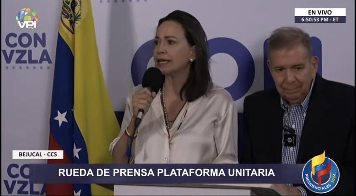 MAXIMA ALERTA ‼️ 

Encapuchados en las puertas de la Embajada Argentina sita en Caracas, Venezuela. 

Allí se encuentran alojados perseguidos políticos de la dictadura de Maduro. 

Máxima tensión. 

Corran los reporteros para resguardar la vida y la integridad física de nuestros