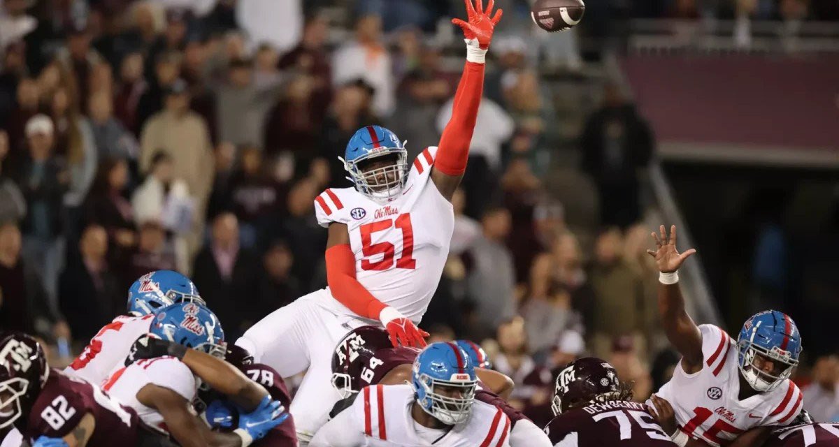 GoMavsFB's tweet photo. Best of luck this season to #nextlevelMav 
Zxavian Harris
📚 Junior
🏫 @OleMissFB 
🏈 Defensive Tackle
📱 @zxavian03 

@GHSMavericks #gomavs https://t.co/YKL83Nt5pS