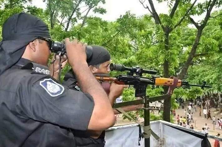 ABhuttow's tweet photo. টার্গেট করে শিক্ষার্থীদের ওপর গুলি চালাচ্ছে মার্কিন স্যাংশনপ্রাপ্ত র‌্যাব। https://t.co/Yp1KmRegIz
