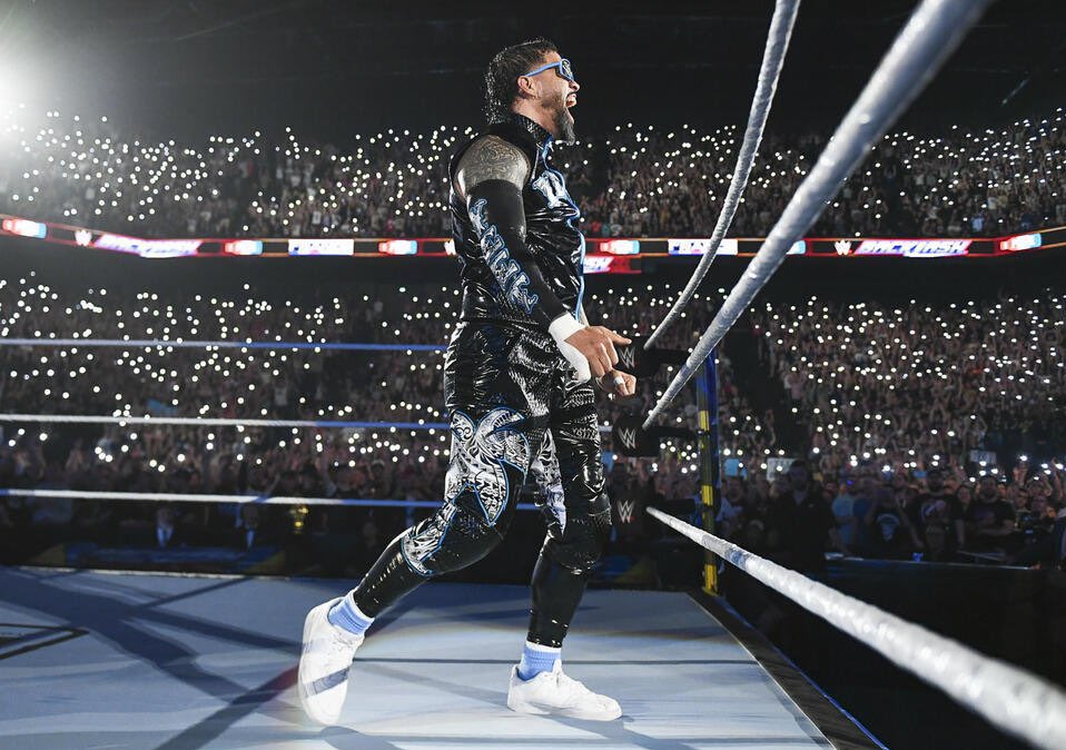 Planeta Wrestling on X: "Cody Rhodes, campeón de #WWE, nombra a Jey Uso como alguien que debería tener su propia zapatilla. “Si alguien necesitara en este momento una zapatilla que fuera su