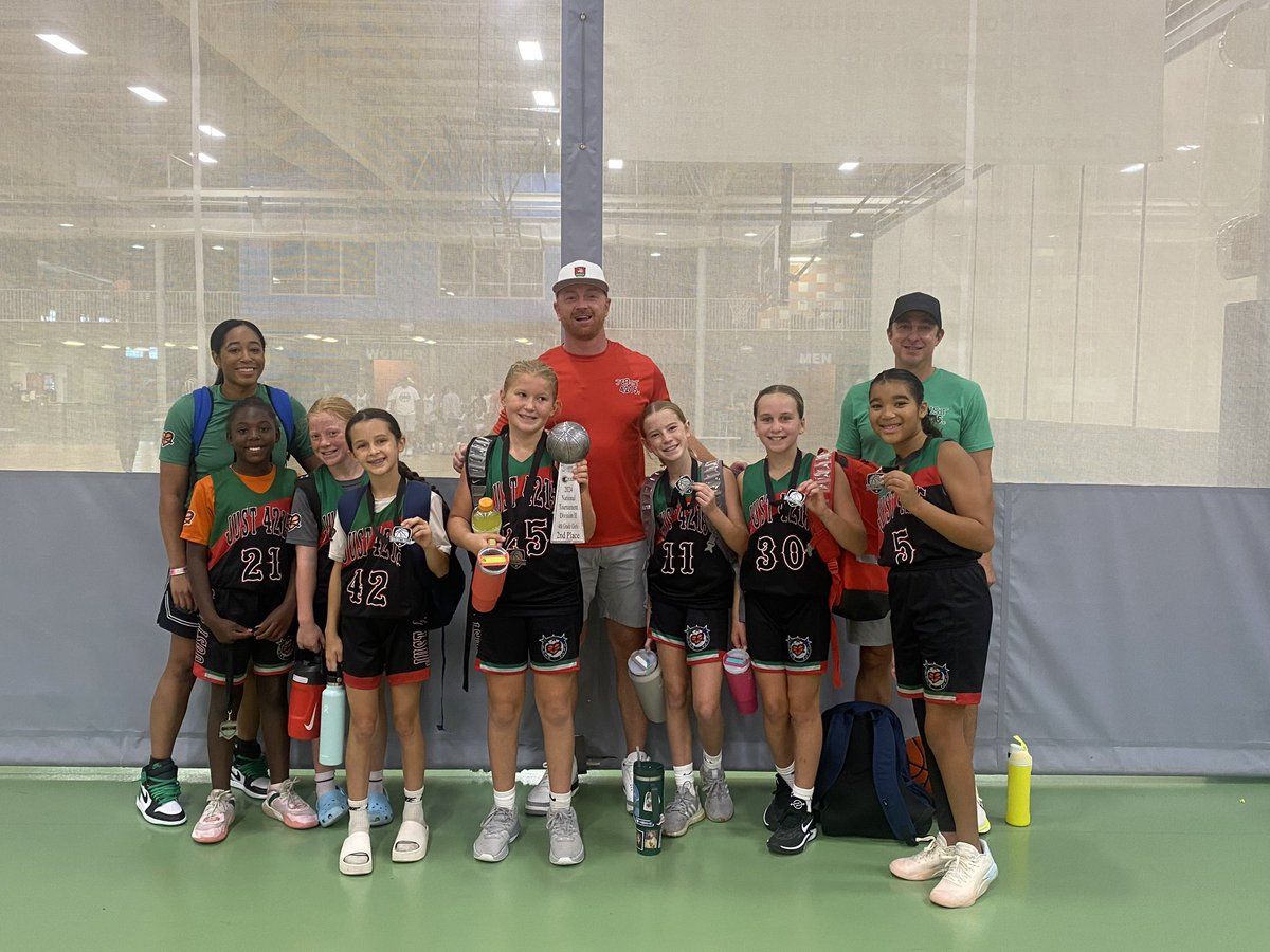 just4215's tweet photo. Solid weekend for the ladies to wrap up the summer!! They have worked extremely hard this year and we are so proud of all of their accomplishments. Walked away with some hardware ๐๐
#family #hoops #just4215hoops #itsagirlthing https://t.co/cVYWxgdfPC