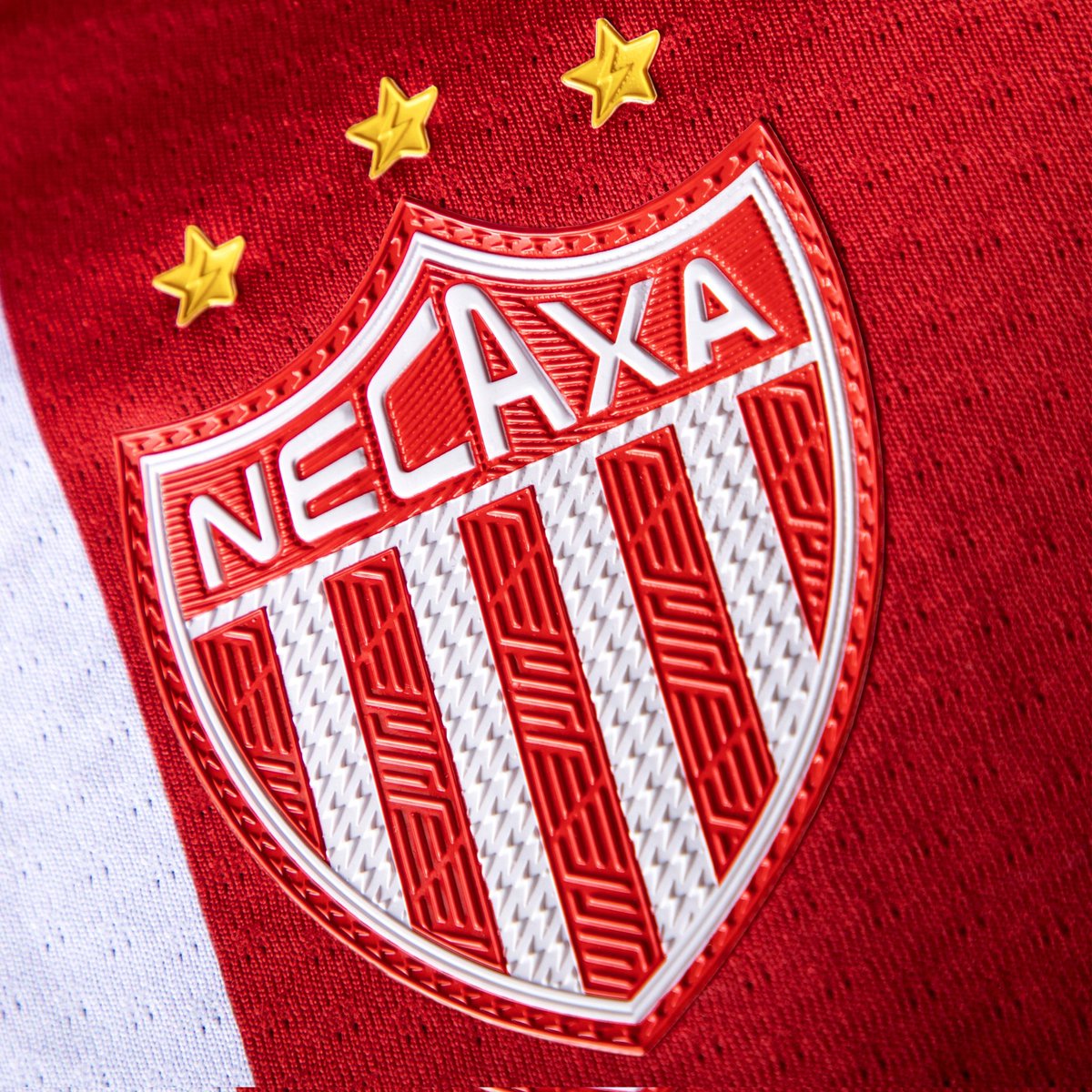 LOSRAYOSN's tweet image. Estrenamos jersey muy mexicano.  #pirma