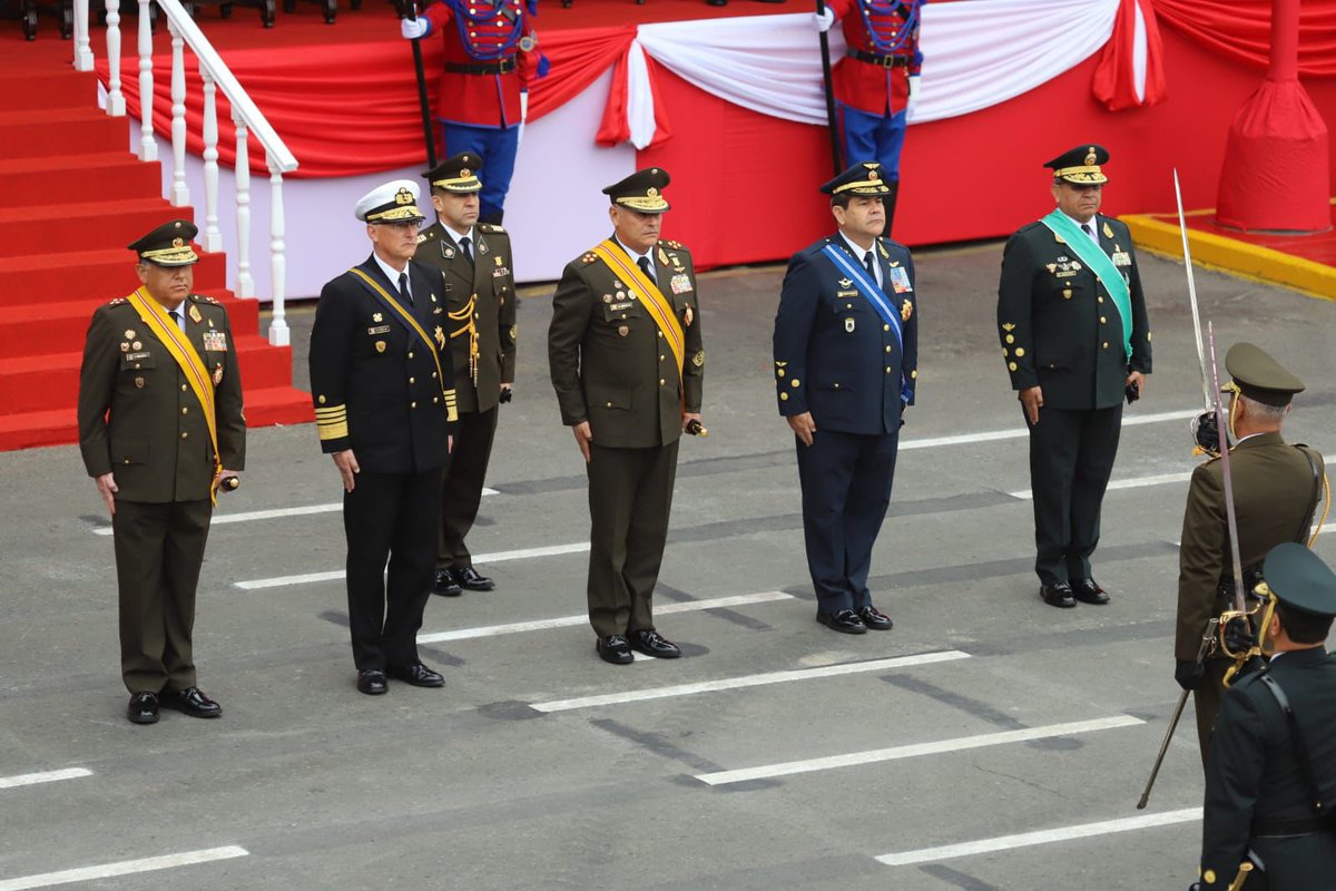 CCFFAA_PERU's tweet photo. ¡Hoy, rendimos un gran homenaje a nuestro amado #Perú!
La sociedad civil y sus #FFAA, unidas, honramos a la #patria🇵🇪con cada paso, cada grito y cada sonrisa dibujada en el rostro de nuestra gente en la #GranParada y #DesfileCívicoMilitar por motivo de nuestras #FiestasPatrias. https://t.co/jKu0ACqvyU