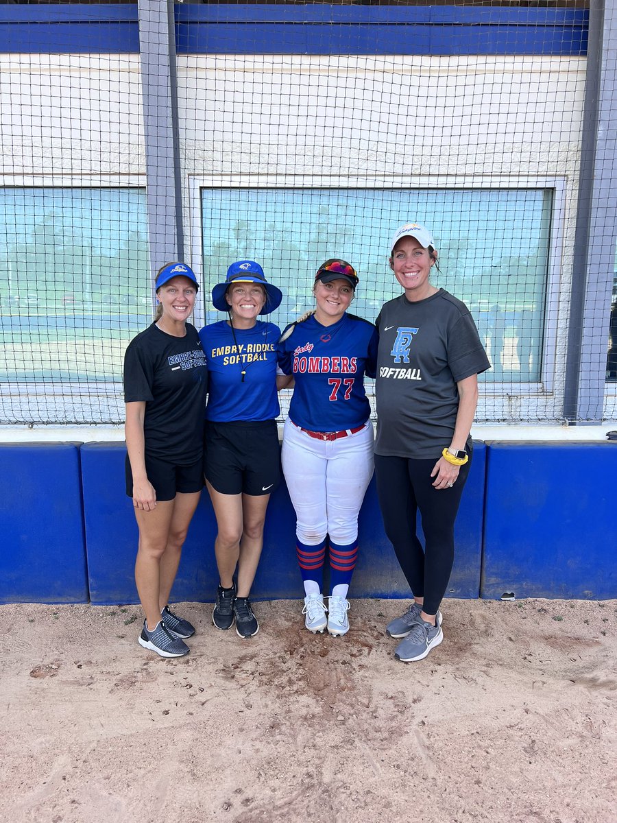 cailinnekelly's tweet photo. Had an amazing day with @ERAUSoftball the coaches were a lot fun and brought great energy!! Can’t wait to go back soon!!
@coachkelsid https://t.co/61CqqJdhB8