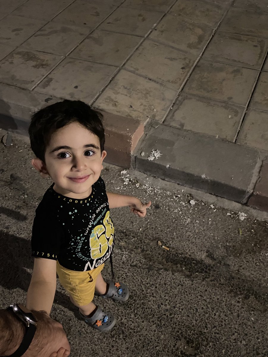 هو مفكر انا طالع أبسطه ما بعرف انه العكس صحيح