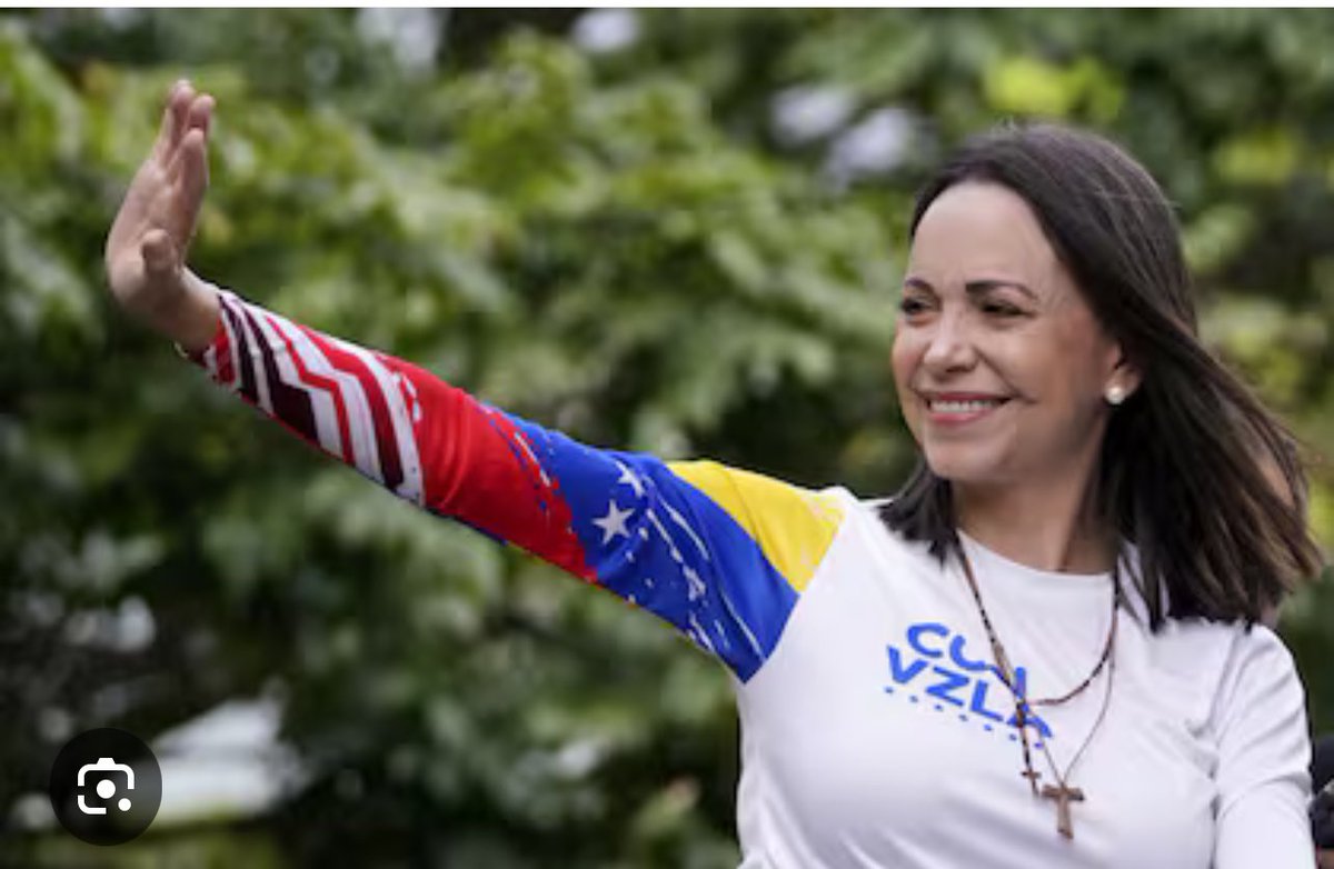 yuyinissmarias1's tweet photo. QUE MUJER! 
 #HastaElFinalVenezuela https://t.co/5jqYbjBBBV