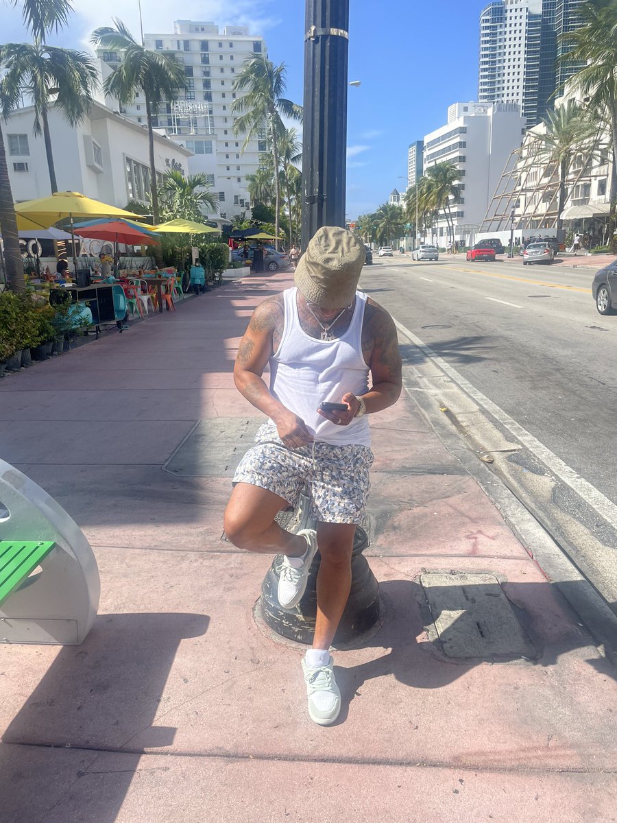 DJQUICKSILVA's tweet photo. Go where you’re celebrated 🏆 #InRealLife
#QuickSilva #MiamiTakeover #Miami #Florida https://t.co/Uywm7t8t2b