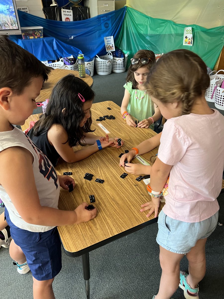 KidscareGCSD's tweet image. Checkers, jacks, and dominoes were the games of the day as we began our journey back to the Roaring 20's! 💛🖤💛 #Back2TheFuture @GreeceCentral