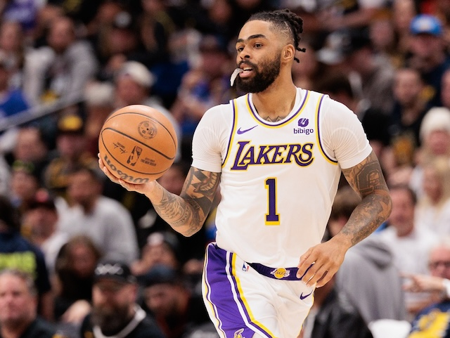 LakersDailyCom's tweet photo. What should the Lakers do with D'Angelo Russell? https://t.co/YHKYYWT04a