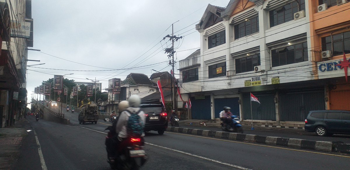 AREMA1986Merch's tweet image. Syahdu Sehabis Di Guyur Hujan...