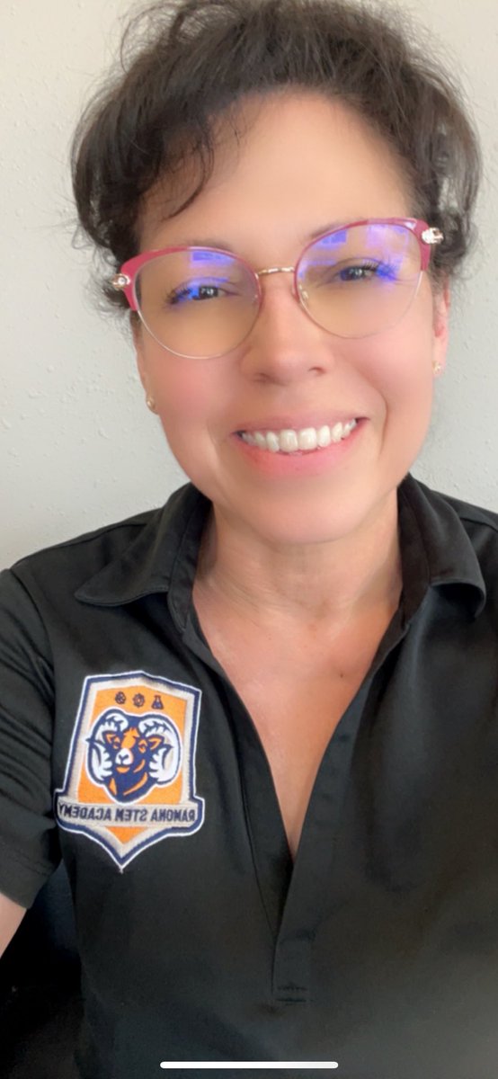 YHSteaCHeer's tweet photo. Super excited to start year 26 with our amazing Ramona STEM scholars today 🧡💙 WE are Ramona Rams 🧡💙 #bettertogether #growingstrongertogether 🧡💙 #coldwrite 🫶🏻✍🏻 https://t.co/vmDov4SP3W