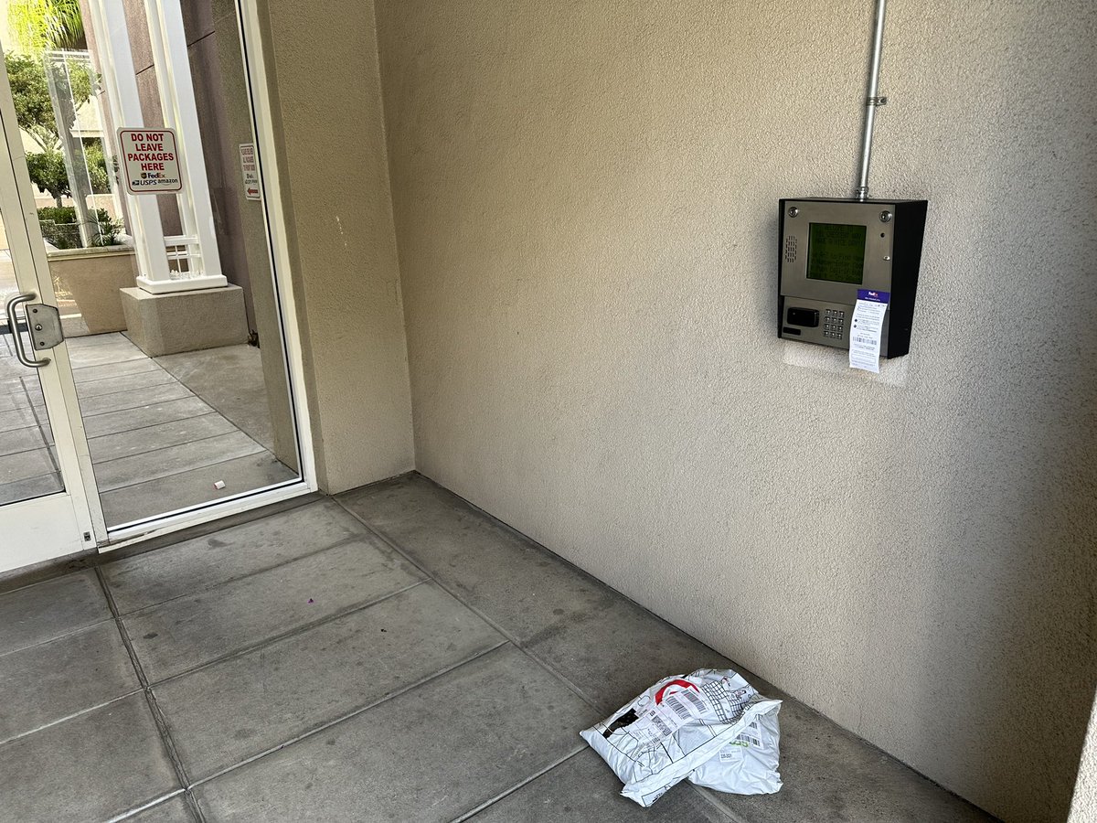 YesThisIsAdrian's tweet photo. @FedExHelp today you delivered two packages and a door tag to building 101 instead of 301, directly in front of the signs that say not to drop packages outside. Wow no wonder our stuff gets stolen so often. https://t.co/8ev9O464xD