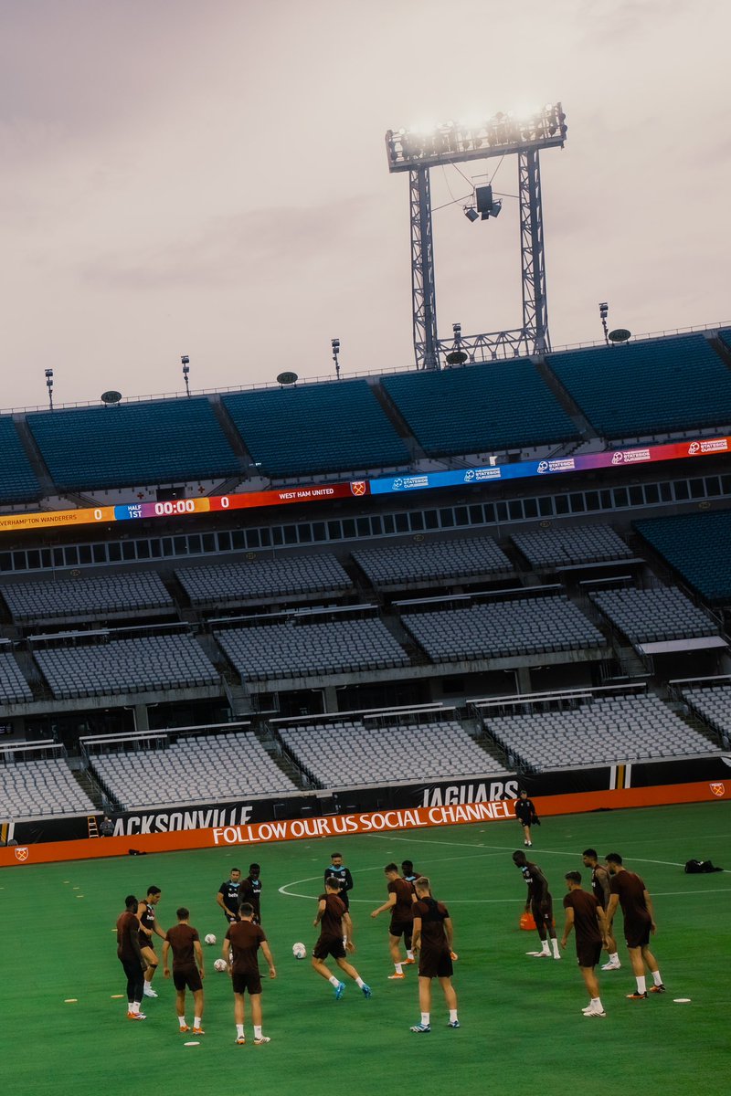 Atlanta_Hammer's tweet photo. Really nice to see the West Ham boys stateside this time, big thank you to @MenInBlazers for the tickets and the new kits! @WestHam @WestHam_US. IRONS ⚒️🫧 https://t.co/Roa4OGMYkQ