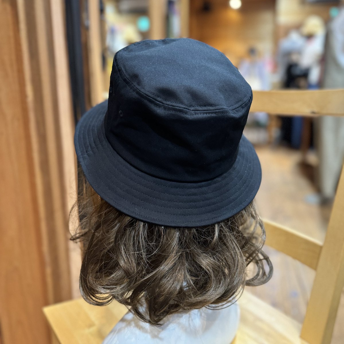 _topjimmy's tweet photo. #トップジミー オリジナルバケットハット店頭にて販売中です✨✨

アウトドアやストリートなど、様々なテイストにマッチするアイテムで、折りたたんで持ち運べるのも便利です❣️

フリーサイズなので、男女問わずお使いいただけますよ🙌

#ユニセックスファッション #topjimmy https://t.co/4QQZlGJbyB