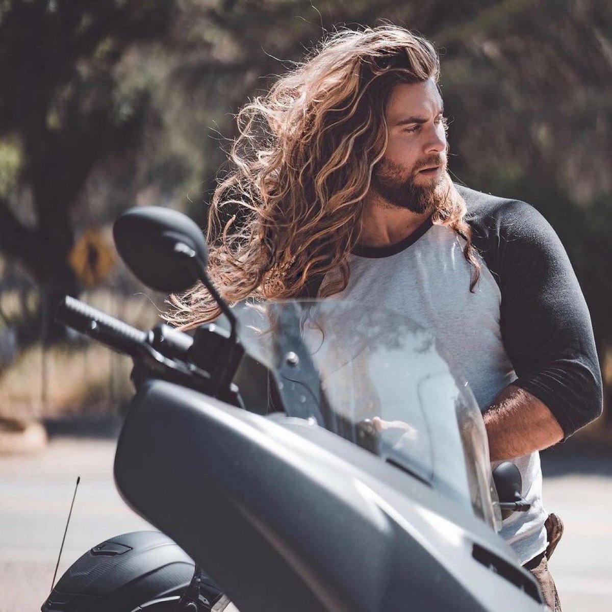 “There’s only one man that can cause my knees to go weak, my breath to catch and my heart to race. Forever my man crush, always my #Tarzan. I love you, @NirvanaDeos.”

#MCM 

#MCE