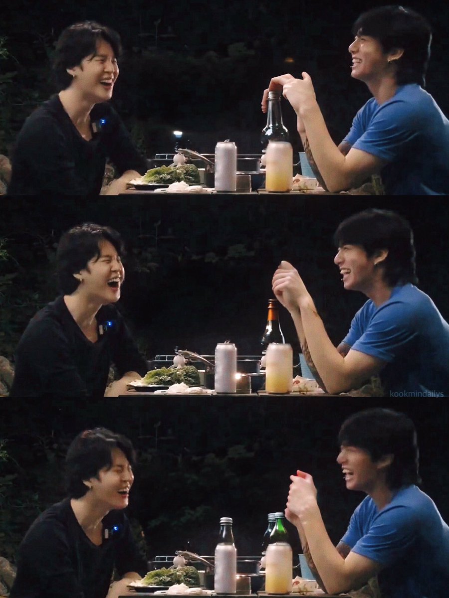kookmindailys's tweet photo. dinner date with jikook 🥢 https://t.co/1HS1Jqkfjq