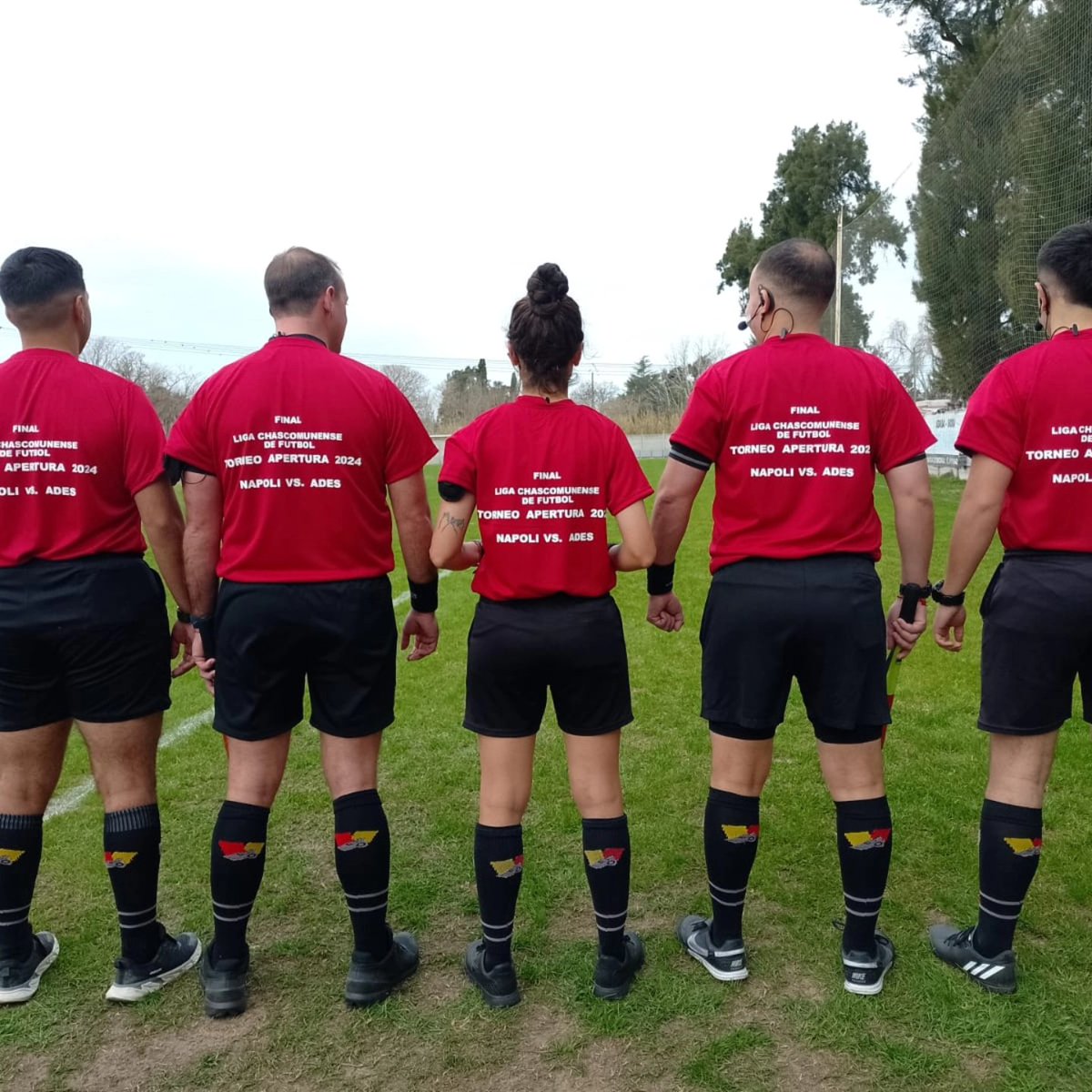 Destacada labor de Abigal Lopez en la Final🏆ida de la Liga Chascomunense. Abigail junto a Daiana Ilari, es ya la segunda mujer en arbitrar una Final de 1ra división masculina. Felicitaciones⚽️👏👏

#Arbitraje #LigaChascomunense