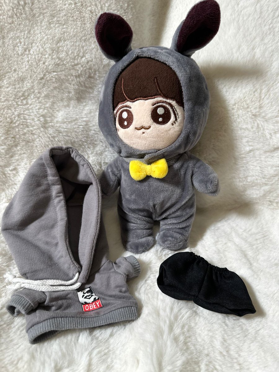 starlighttale's tweet photo. 🐇 Costume Bunny Jungkook 20cm + Roupas

Valor: 250 + frete

#BTS JK V Jungkook Taehyung Jimin Hobi JHOPE RM Namjoon Suga Jin Yoongi J-Hope BTS Kpop 20cm doll #방탄소년단 https://t.co/7cvcXcvTJV