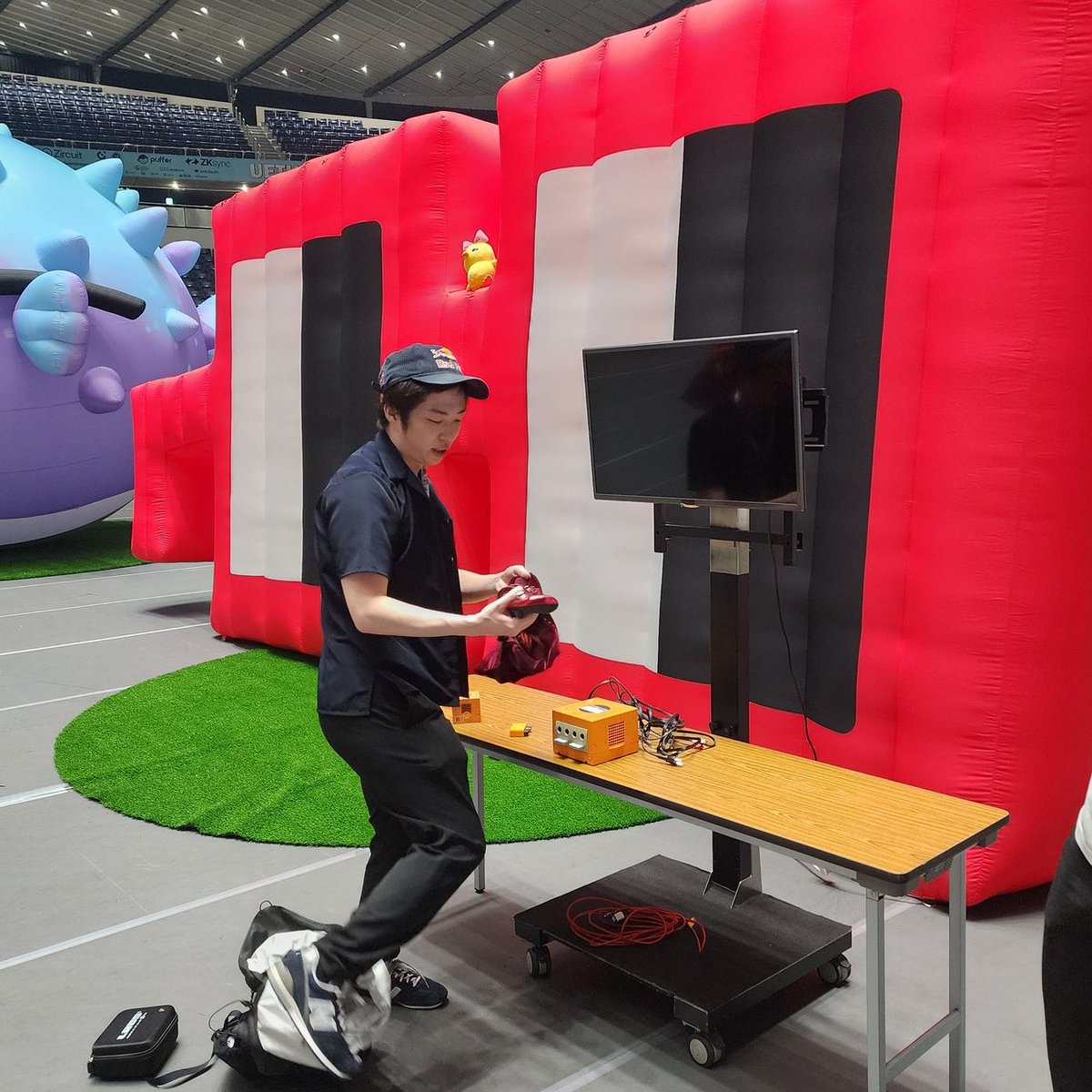 NOUNS BOWL APRIL 26 & 27 (@nounsgg) on Twitter photo The legend <a href="/aMSaRedYoshi/">aMSa 🎮 Tipped Off 06/07-08 🇺🇸</a> is getting setup to play friendlies with the #EDCON2024 crowd 🇯🇵 ⌐◨-◨
...please excuse the flat screen 😳 The legend <a href="/aMSaRedYoshi/">aMSa 🎮 Tipped Off 06/07-08 🇺🇸</a> is getting setup to play friendlies with the #EDCON2024 crowd 🇯🇵 ⌐◨-◨
...please excuse the flat screen 😳