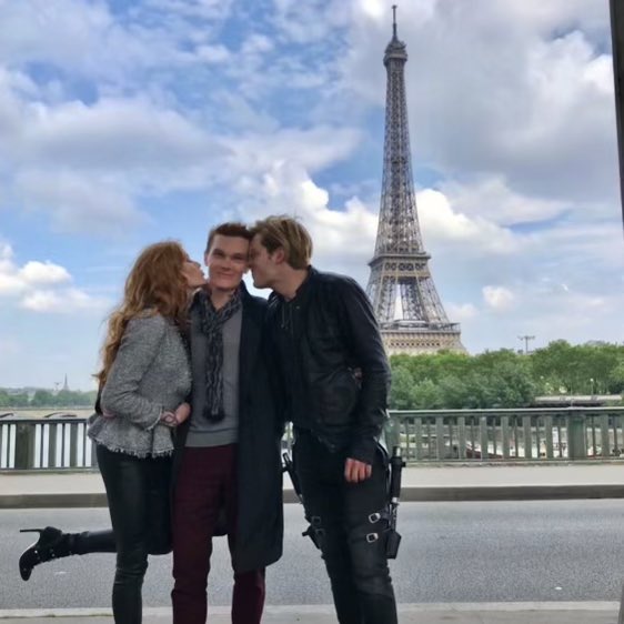 Katherine McNamara tweet media