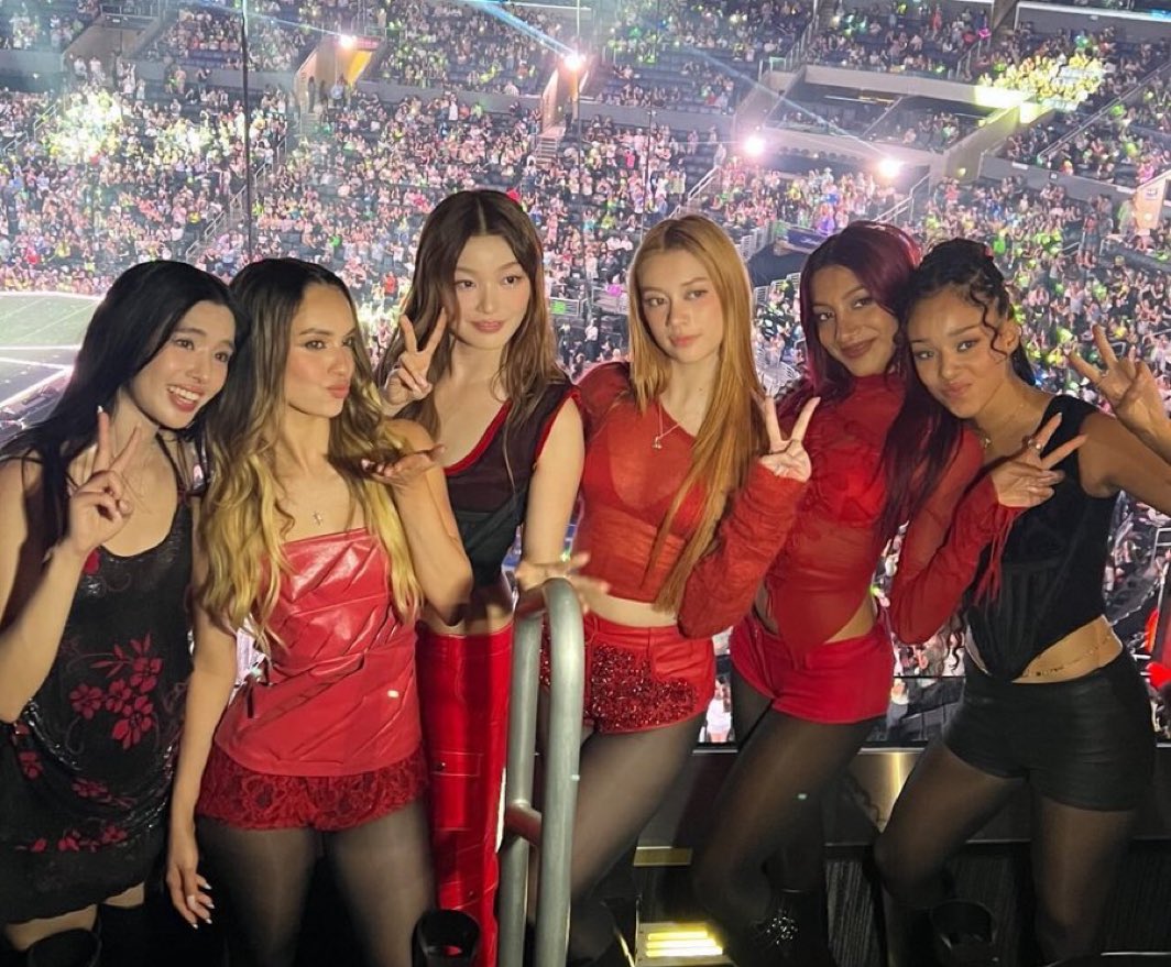 kiofhan's tweet photo. MY GIIIIRLS https://t.co/v5xeu4CZAs