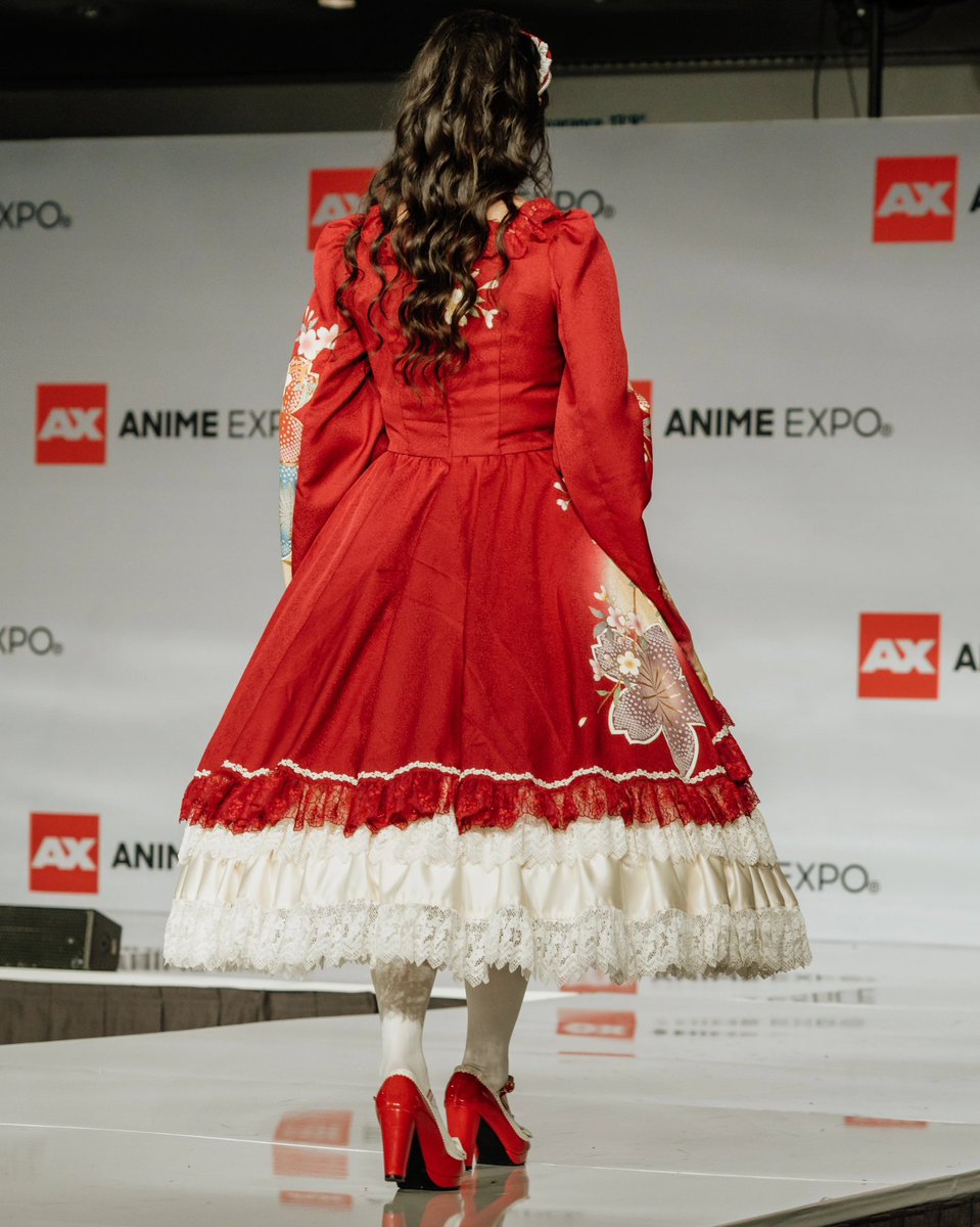 SesameCos's tweet image. At @AnimeExpo I had the opportunity to walk for @HirokoTokumine  for the fashion show! It was my first time walking so there's definitely room for improvement. But practice makes perfect so maybe I should do this more?

Photographers are coconutheadryan and dlpreyno on IG