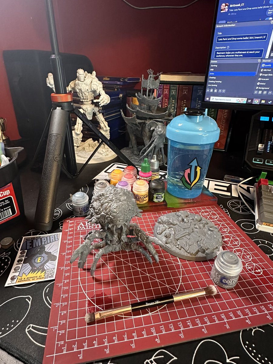 MisterSneak_'s tweet photo. 🚨LIVE NOW🚨
https://t.co/eEaZtdyVhV

Come drop your balls on stream with @AyyBabz KINKO & watch me paint the giant @Modiphius Mirelurk QUEEN! 

Gift 10 subs to have your name added to the Mando helmet! 

Every 10 subs is a @DrinkFreshenUp @CroweGamingg Creedberry cans giveaway (12 pack) 

DONT FORGET about the mini fridge giveaway going through the month of August! (Pinned tweet has all the info)
