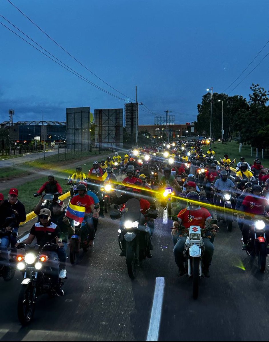 Fuerzas revolucionarias se movilizan en Ciudad Guayana.  <a href="/OviedoPSUV/">Tito Oviedo</a>
