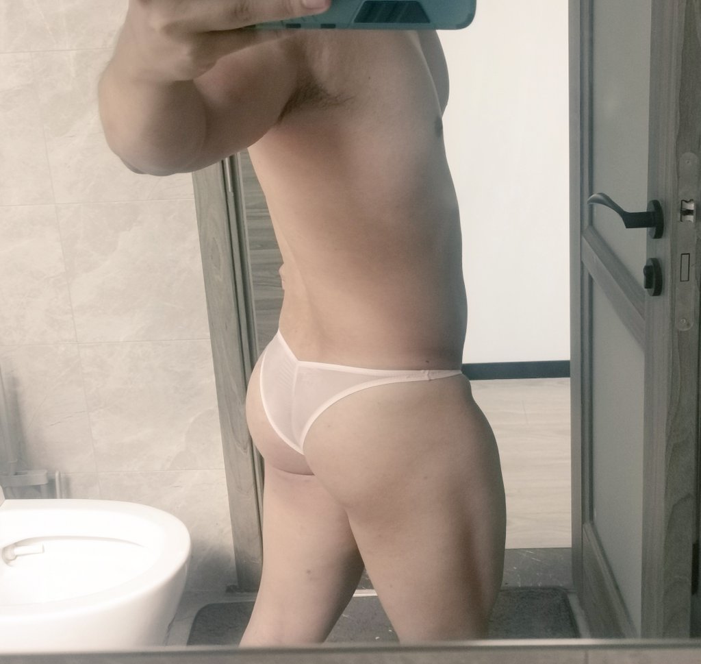 透透小粉内，视觉欺骗，不大也可以显大，但其实没啥用，自我安慰而已。#三角裤 #丁字裤 #内裤控 #性感内裤