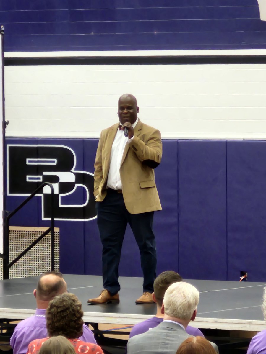 Jimmie McMillian was the BEST keynote speaker. Omg everyone  had tears in their eyes. Feeling inspired &amp; motivated for this school year 💜 
"Don't Quit"  "You Matter" #WeAreWayne <a href="/WayneTwpSchools/">We Are Wayne</a>