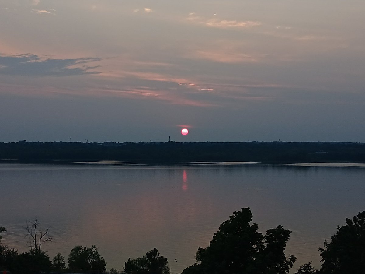 Yet again - another beautiful #OttawaRiverSunset this evening
#GloryToGod

#Ottawa
#OttawaRiver
#ShareYourWeather 
#ShareYourSunset