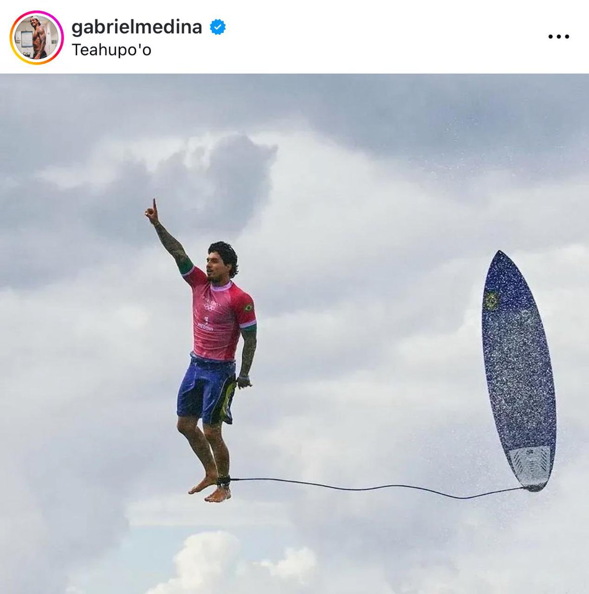 Sensacional momento olímpico! Parabéns <a href="/gabriel1medina/">Gabriel Medina</a> <a href="/timebrasil/">Time Brasil</a>#brazilianstorm