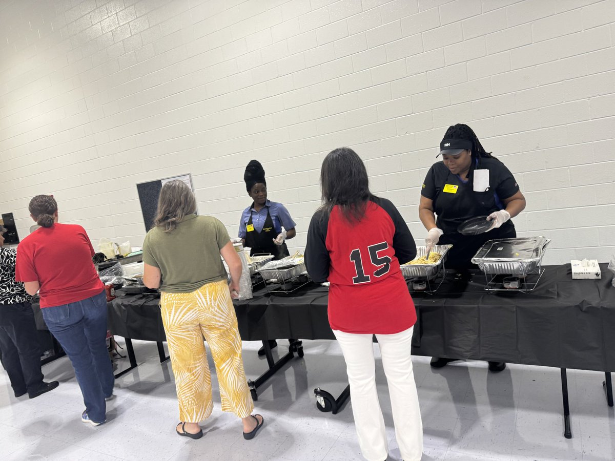 TROliverEDU's tweet photo. @SCHS_Patriots are back for another successful year at The Creek! We are truly thankful for our partners and PTO for the delicious breakfast this morning followed by words of affirmation from our Teacher of the Year, Mrs. Ashlee Jackson! ❤️🤍💙#DraftMode #CompetitiveAdvantage https://t.co/5oNCCm8gaI