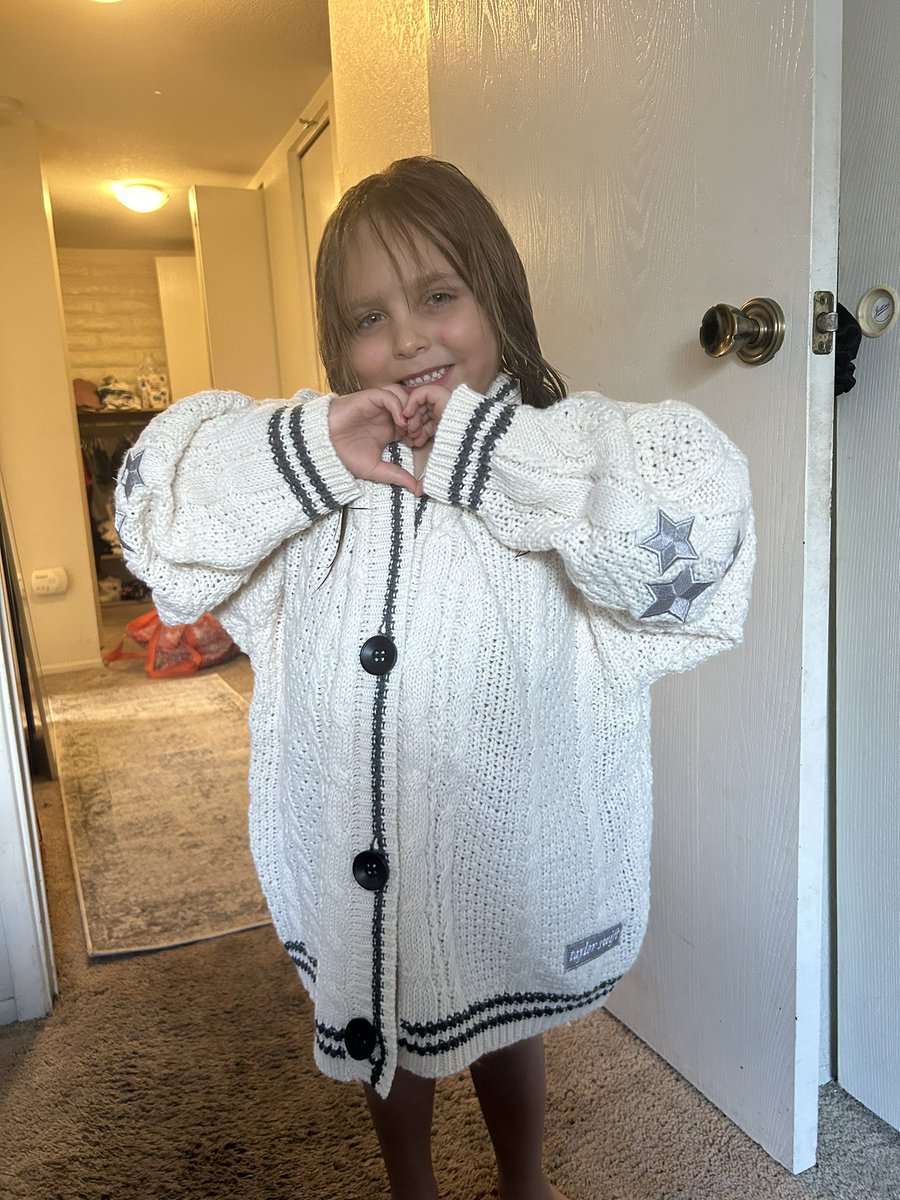 777_lexy's tweet photo. Cardigan arrived just in time for August!!! (My little sister wanted to try it on too! 🫶) @taylornation13
#4YearsofFolklore https://t.co/9mIpzhP54b