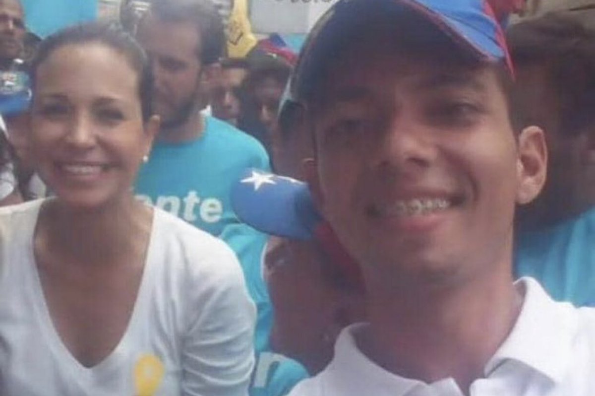 Aquí está el promotor de las guarimbas en Onoto, Cajigal #Anzoategui su nombre es: Johangel Arévalo C.I 20.251.258 y amenaza a la gente de acciones violentas y sangrientas.
