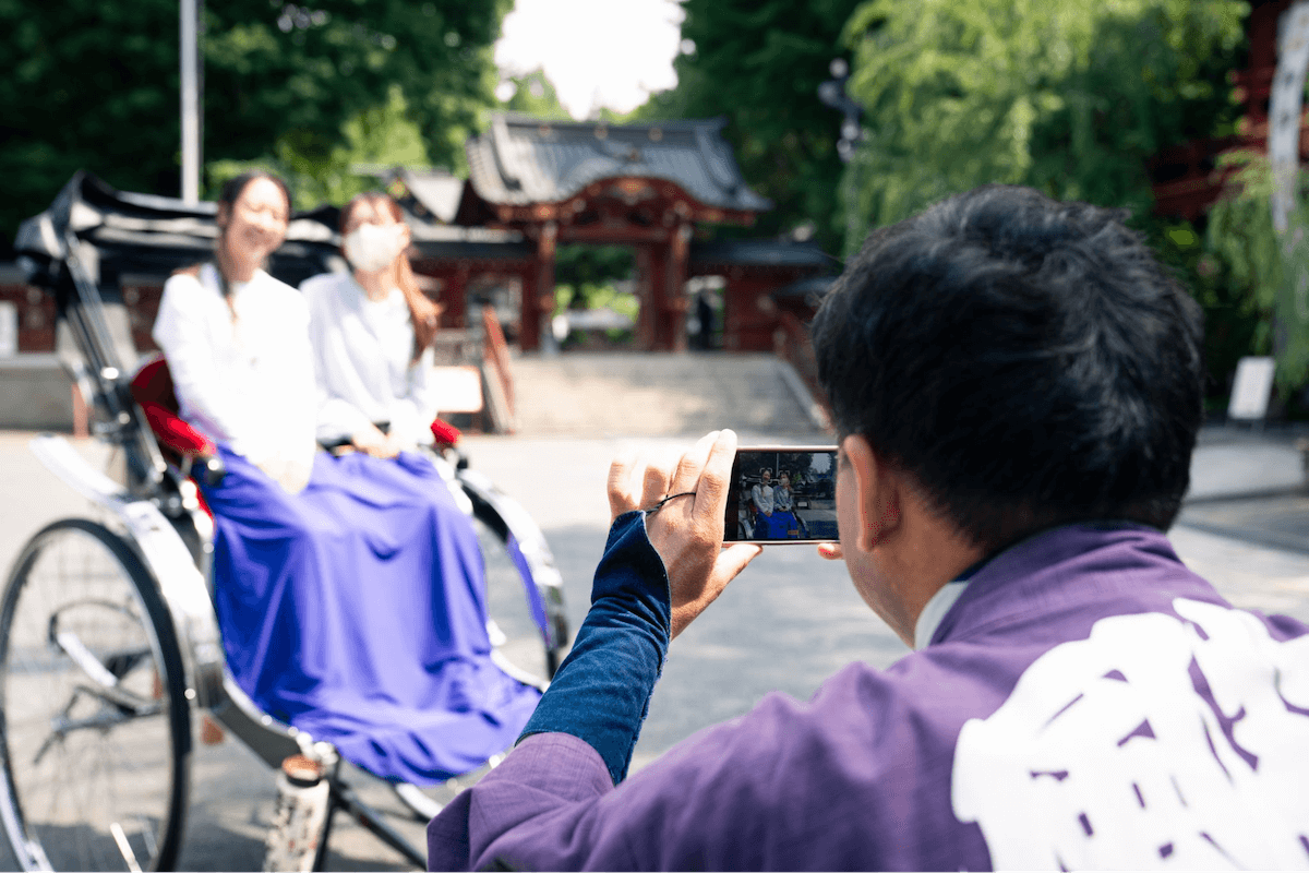 chichiburesort's tweet photo. 【秩父の魅力を何倍も楽しめる！旅のコンシェルジュ「人力車 花鳥風月〜秩父〜」】
　
https://t.co/EuahgPZcgT
　
なんと秩父でも人力車で観光案内を楽しめるんです！秩父を知り尽くした車夫さんに案内してもらう秩父の街並みは、一味も二味も違う魅力が盛りだくさんです！ https://t.co/Wrydb9yi3S