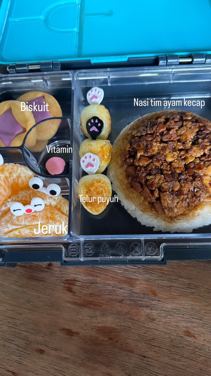 Dari semalem udh bilang ke acel "bang besok dibikinin nasi tim ayam kecap yaa"
👦🏻: oke mah

Sehat2 dan tumbuh jadi anak pinter serta sholeh yaa abang