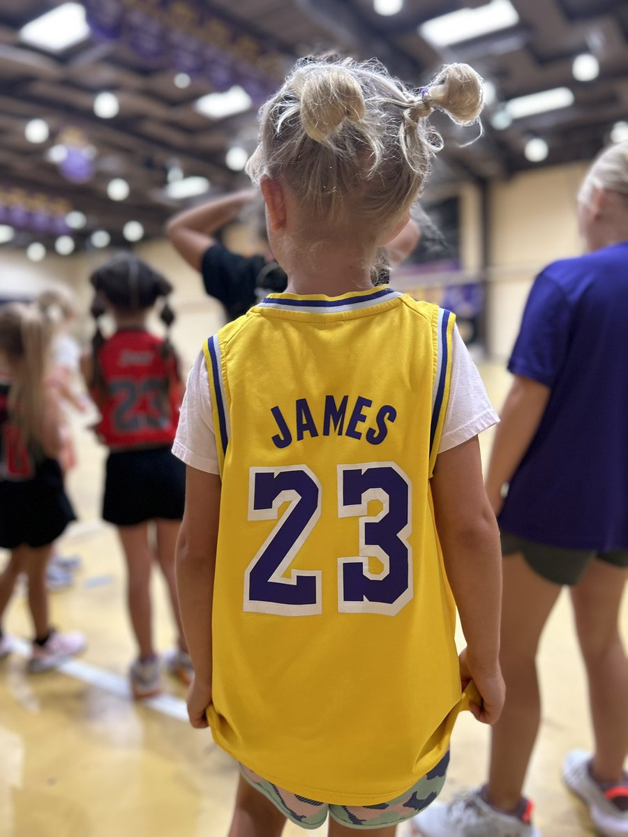 cowgirl_bball's tweet photo. GREAT first day of Kids Camp!!! ⛹🏼‍♀️💨
We had some celebrities in Mabee today
#jerseyday https://t.co/xe7vxqGqjX